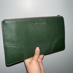 MICHAEL KORS wristlet clutch